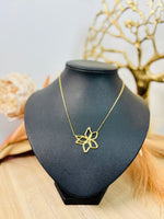 COLLIER FLORA